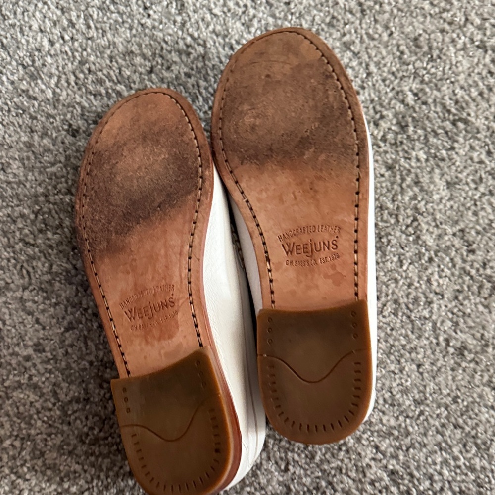 Week s by G.H. Bass & Co. White Leather Women's Slip-Ons - Picture 2 of 3